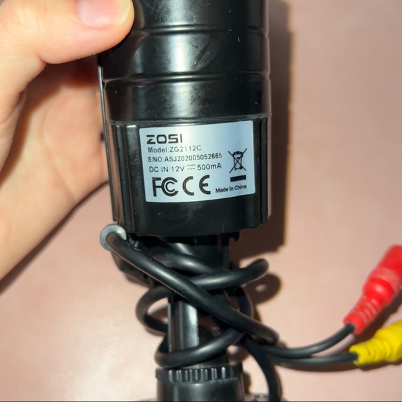 ZOSI 1080P SECURITY CAMERA - BNC - Picture 2 of 10